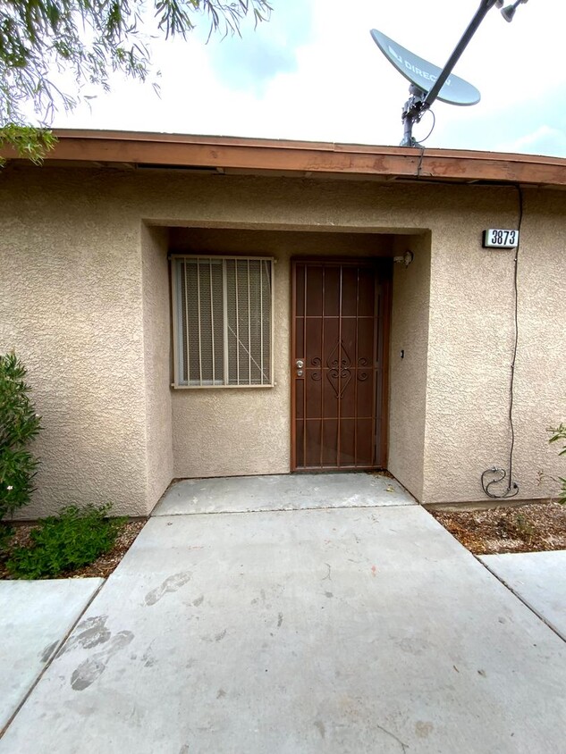 Primary Photo - HCVP CONSIDERED! STAINLESS STEEL APPLIANCES!