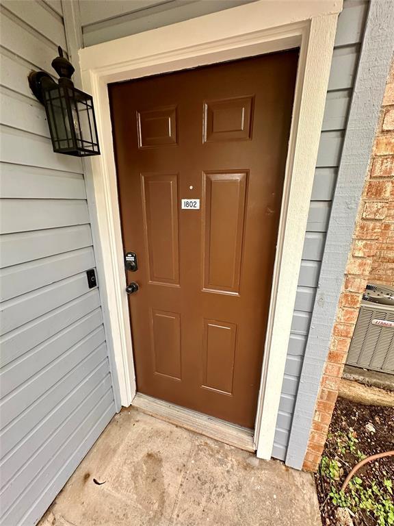 Building Photo - 1601 Faro Dr
