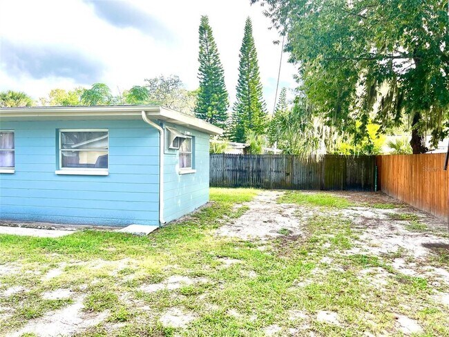 Foto del edificio - 6431 Old Main St