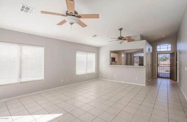 Foto del edificio - 3813 E Wyatt Way