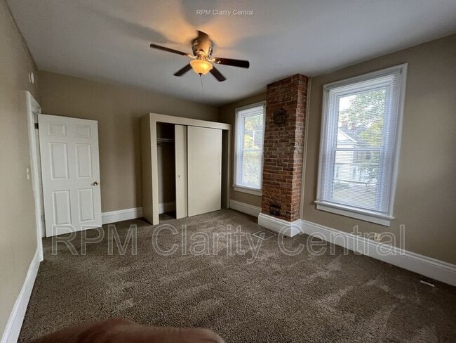 Building Photo - 23 N Vine St