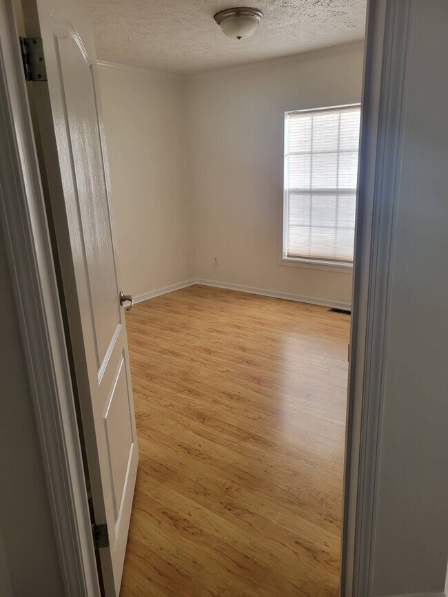 Foto del edificio - 12672 Greensboro Rd