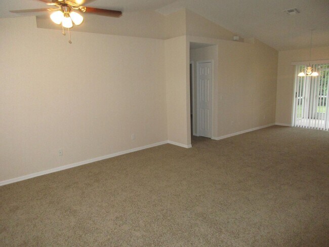 Building Photo - NW area Single Family Home