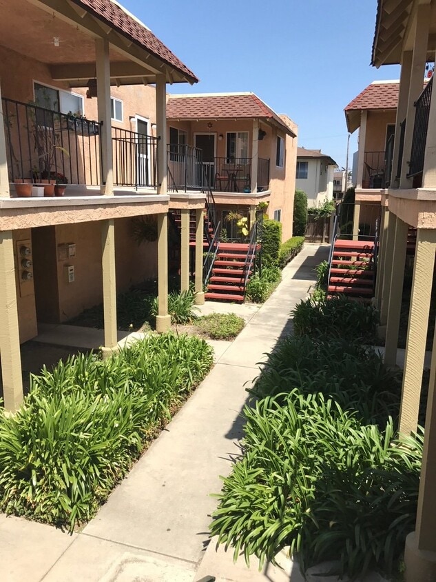 Photo - 16872 Lynn Lane (Huntington Beach, CA)