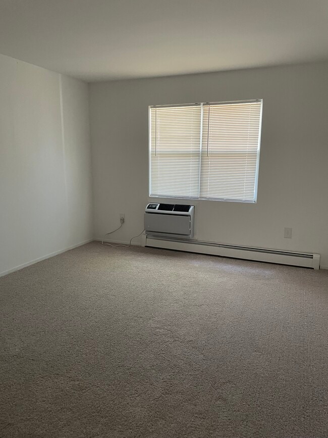 Building Photo - Monroe Gardens