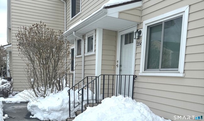 Building Photo - 256 Monticello Dr