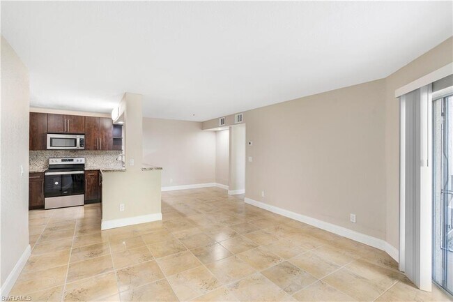 Building Photo - 161 Santa Clara Dr