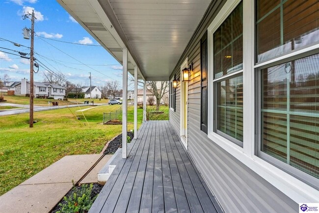 Foto del edificio - 215 Darrell Dr