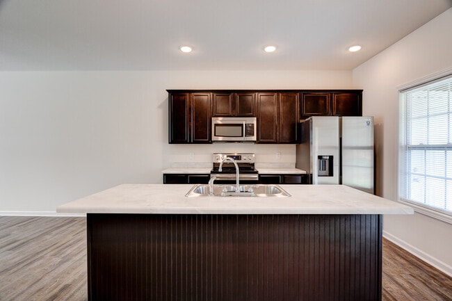 Photo - 418 Bogle St Apartment