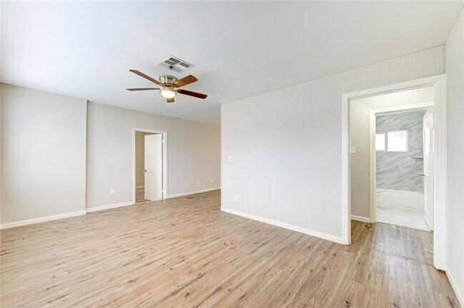 Foto del edificio - 2726 Stallings Dr