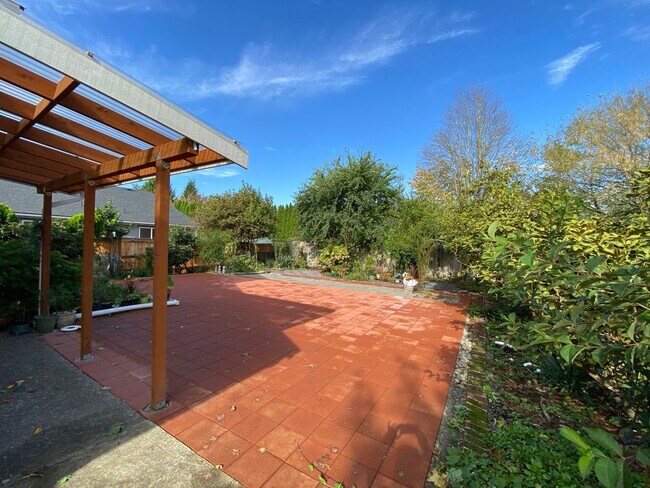 Foto del edificio - Clean 3 bed well-maintained home for rent