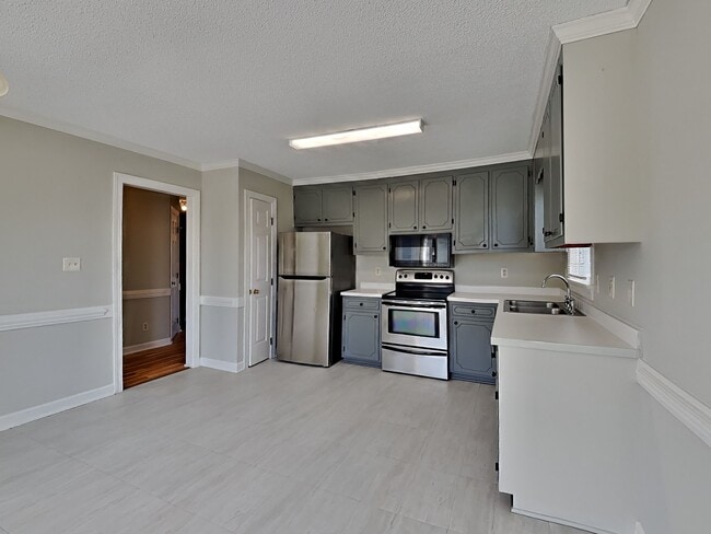 Foto del edificio - 3016 Lindsay Dr