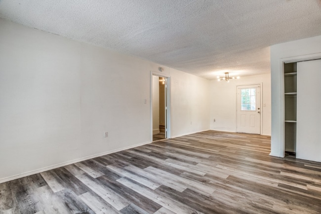 Building Photo - 1109 Gardner Cove
