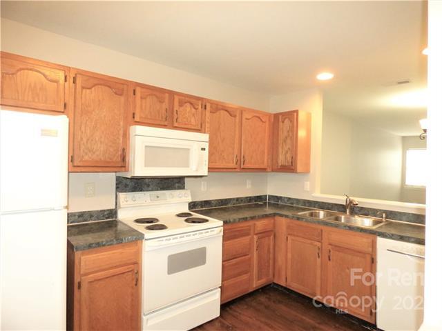 Building Photo - 3856 Mosscroft Ln