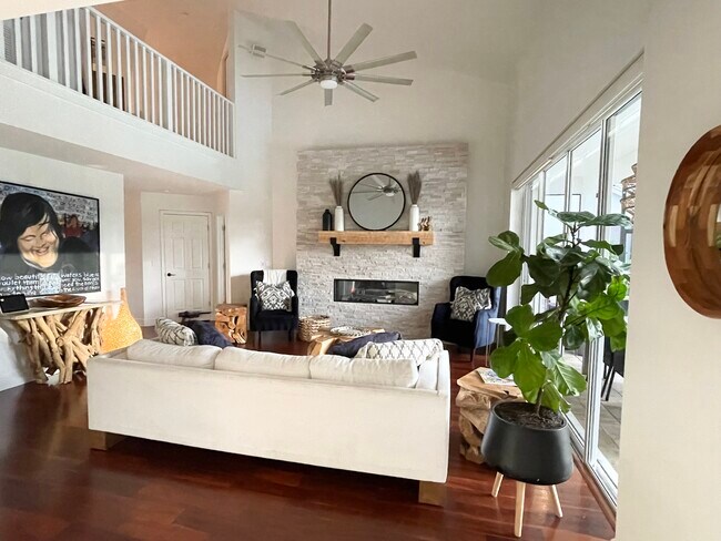 Foto del edificio - 6580 Chestnut Cir