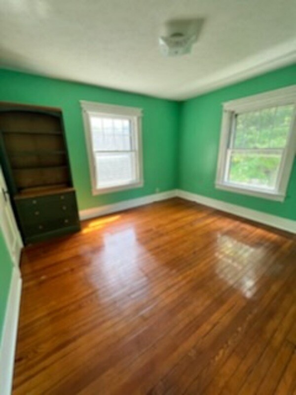 Building Photo - 2813 Grinstead Dr