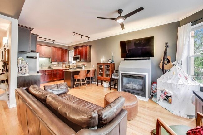 Foto del edificio - 2837 N Burling St