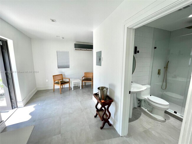 Foto del edificio - 2180 NW 23rd Ct