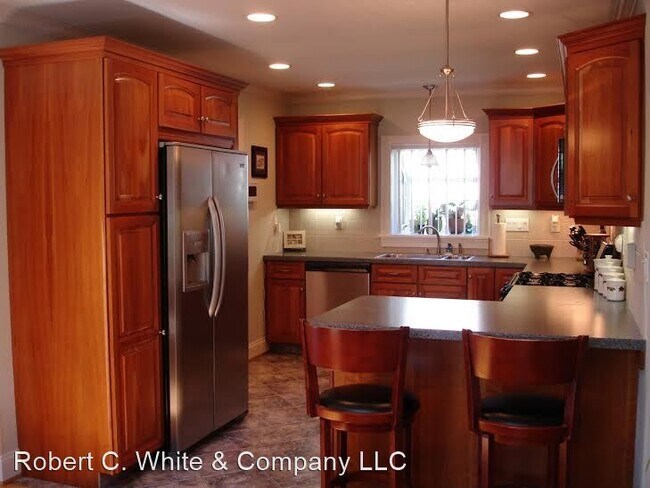 Foto del edificio - 3 br, 2 bath House - 114 Queen St