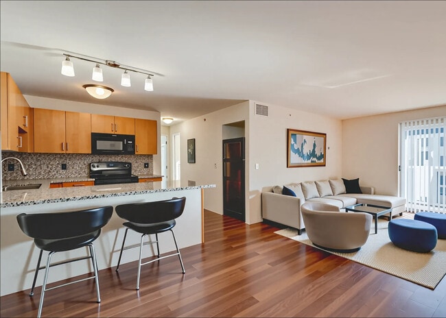 Building Photo - Brailey Apartments