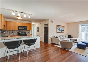 Building Photo - Brailey Apartments