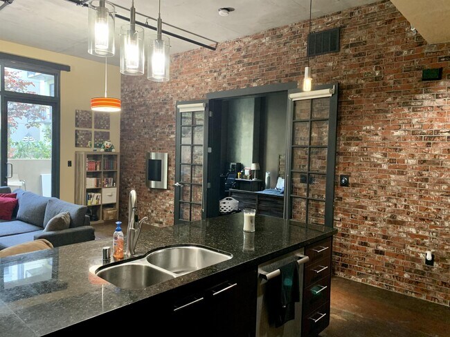 Foto del edificio - 1050 Island Ave