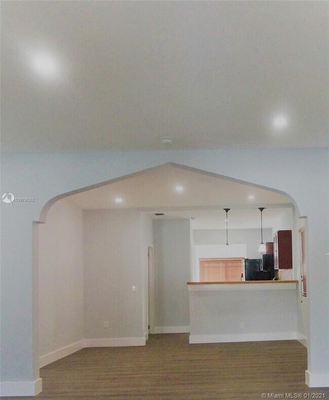 Foto del edificio - 1600 NW 8th St