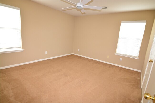 Building Photo - 3903 Brighton Springs Ln