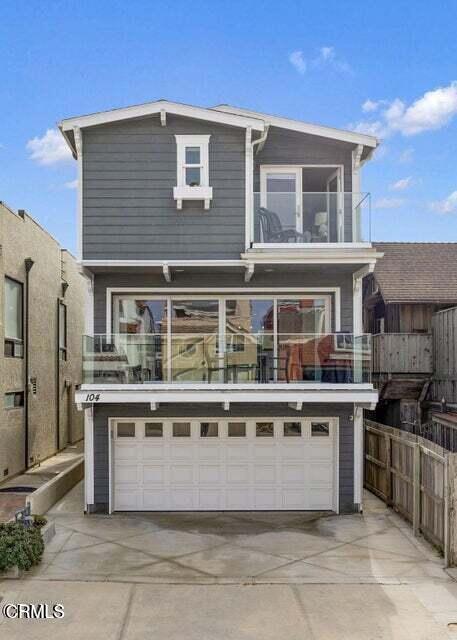 Building Photo - 104 La Brea St