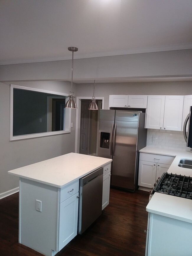 Building Photo - Move In Ready 4 Bedroom 2 Bath Home In Pri...