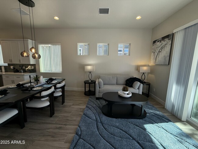 Building Photo - 2007 E Rainbow Trail