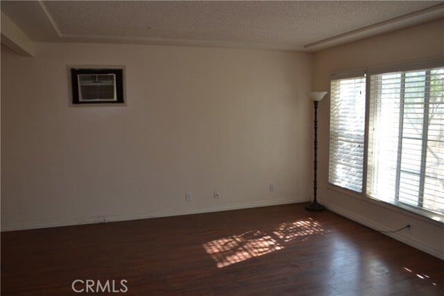 Building Photo - 5848 Robinson Ave