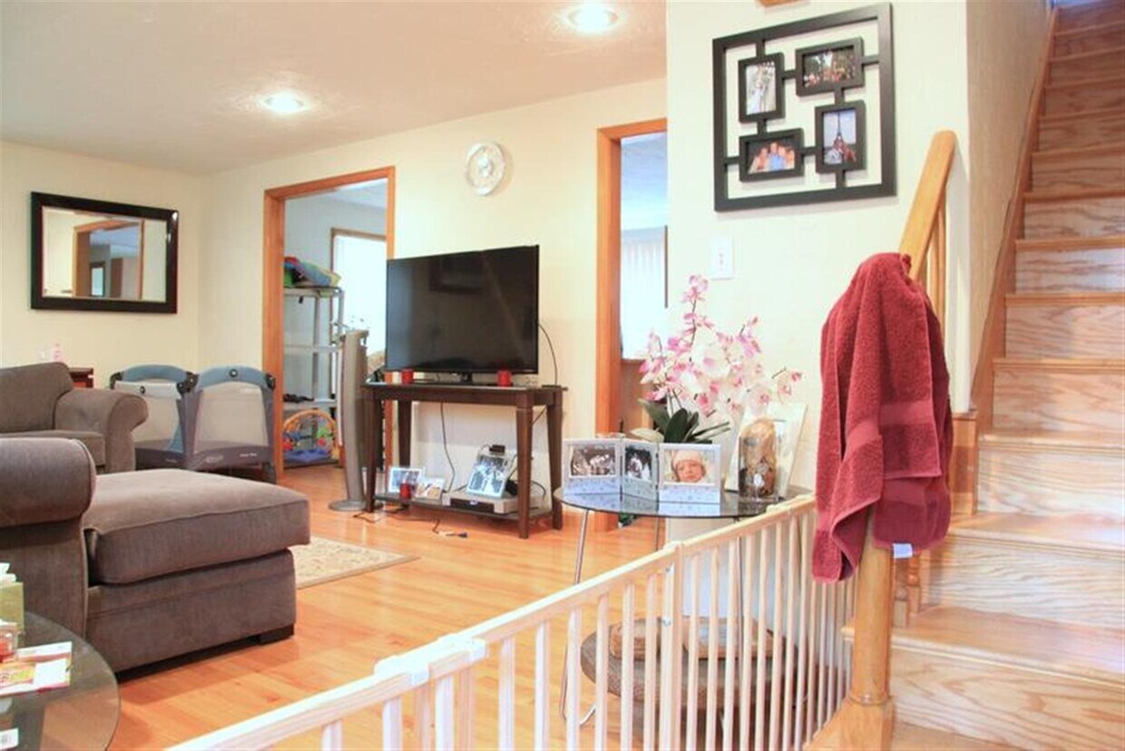 Primary Photo - 201 Sherman St