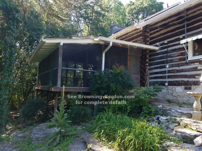 Building Photo - 3112 Elm Hill Pike