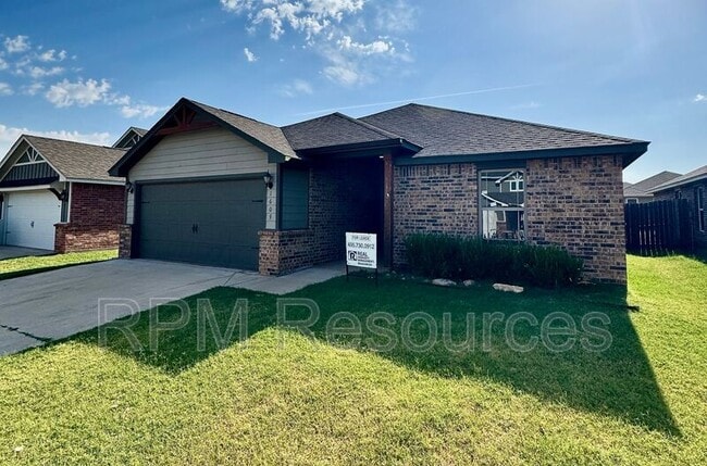 Building Photo - 1609 Burgundy Dr