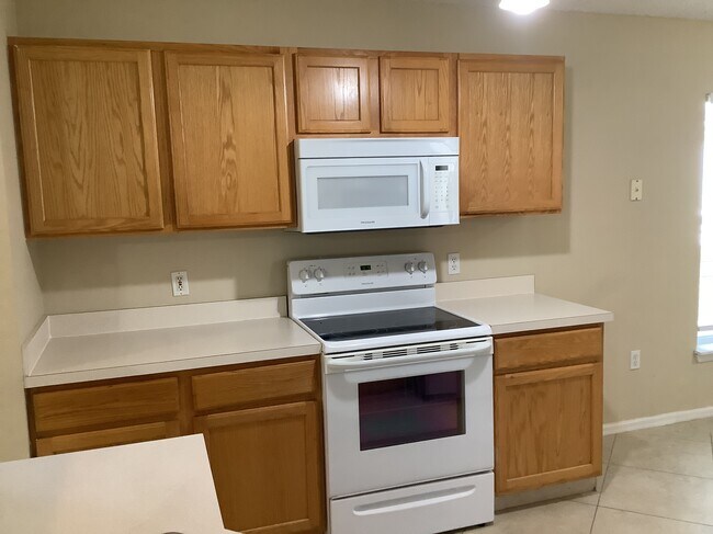 Building Photo - 5276 Mansford Pl