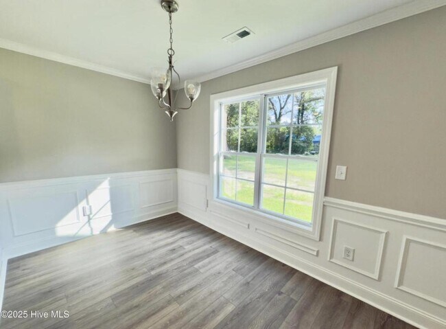 Building Photo - 4371A W Pine St