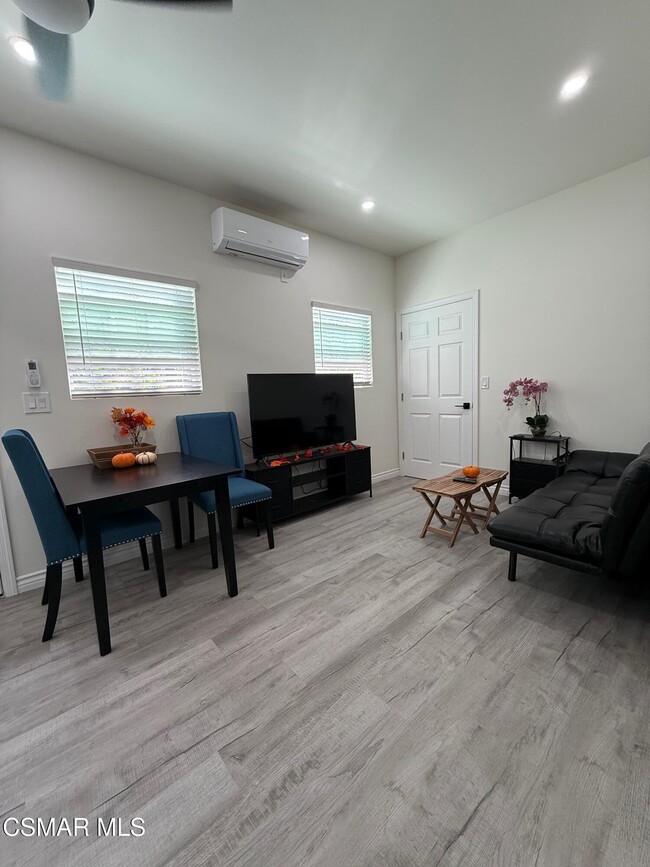 Building Photo - 709 Rudman Dr