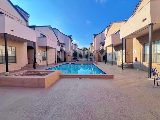 Photo - Beautiful 1/1.5 Condo in Dallas For Rent!