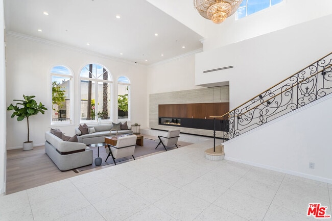 Foto del edificio - 107 N Doheny Dr