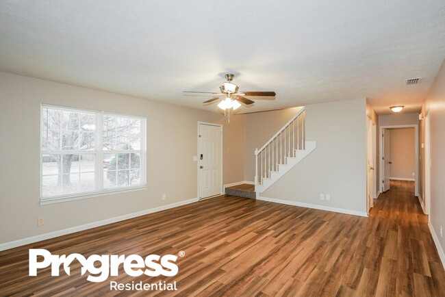 Building Photo - 2907 Weybridge Dr