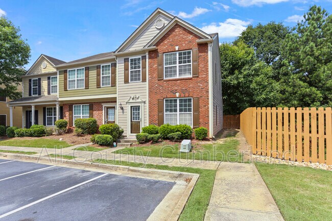 Building Photo - 2806 Deerwood Ln