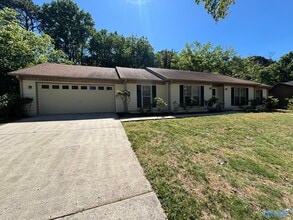 Building Photo - 2705 Willena Dr SE