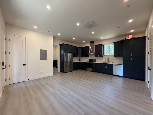 Foto del edificio - 812 Nash Rd