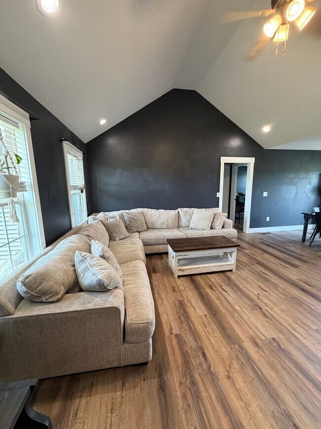 Foto del edificio - 3 Bedroom 2 Bathroom Home For Rent in Elkton KY!