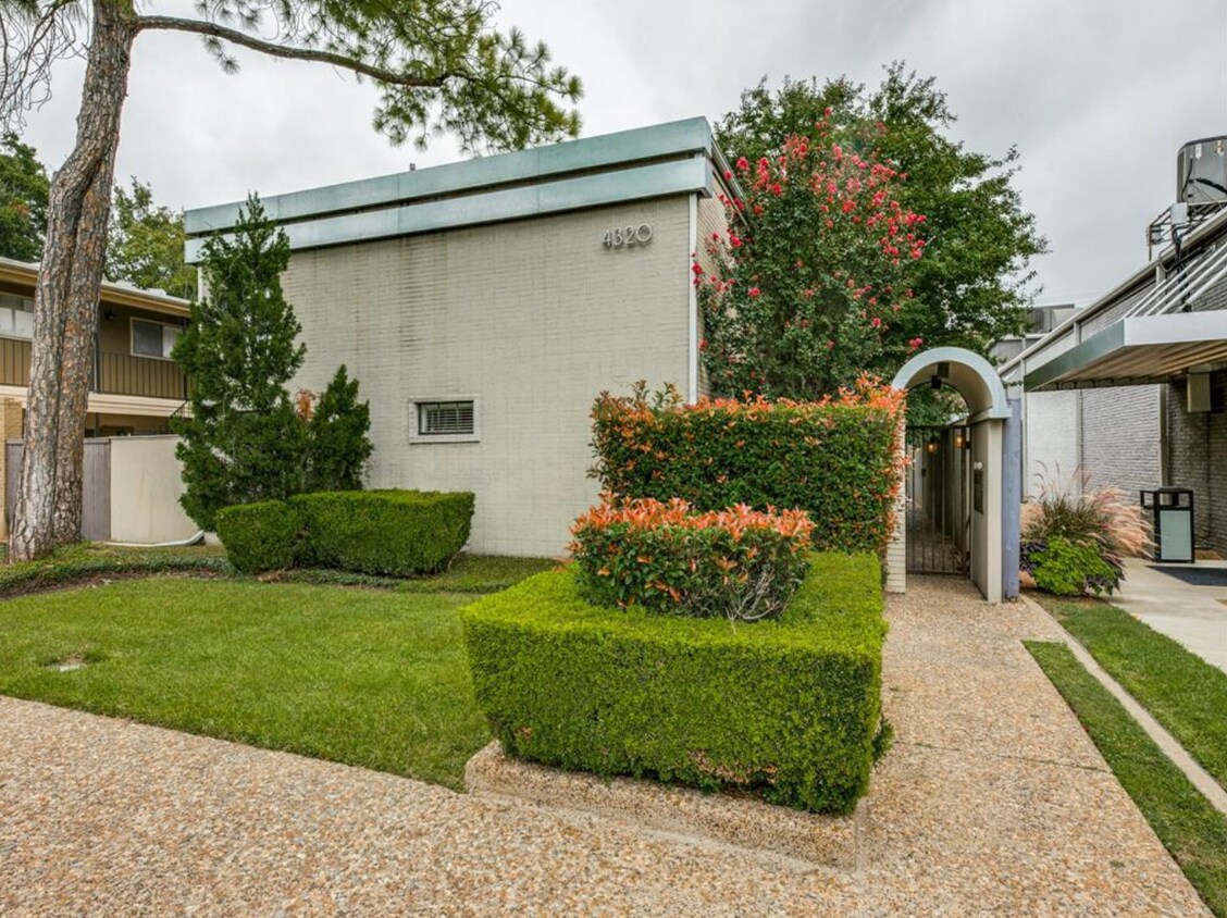 Exterior - 4320 Cole Ave