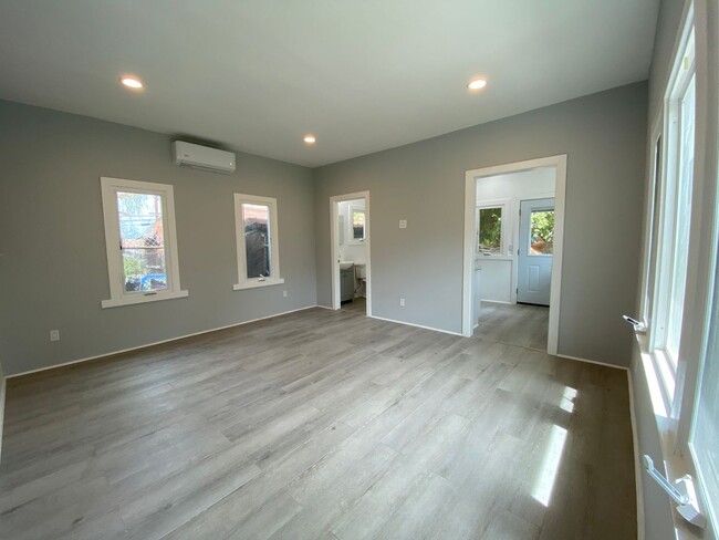 Foto del edificio - 318 Belmont Ave