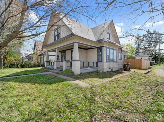 Building Photo - 1319 W Cleveland Ave