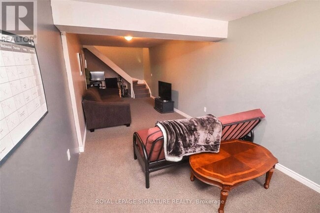 Building Photo - 329 Spillsbury Dr