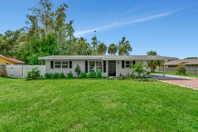 Building Photo - 935 Tarpon Ave